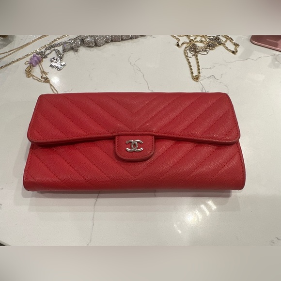 CHANEL Handbags - Authentic EUC Chanel Chevron Wallet Pink Flap Caviar Leather Wallet w/ Silver CC